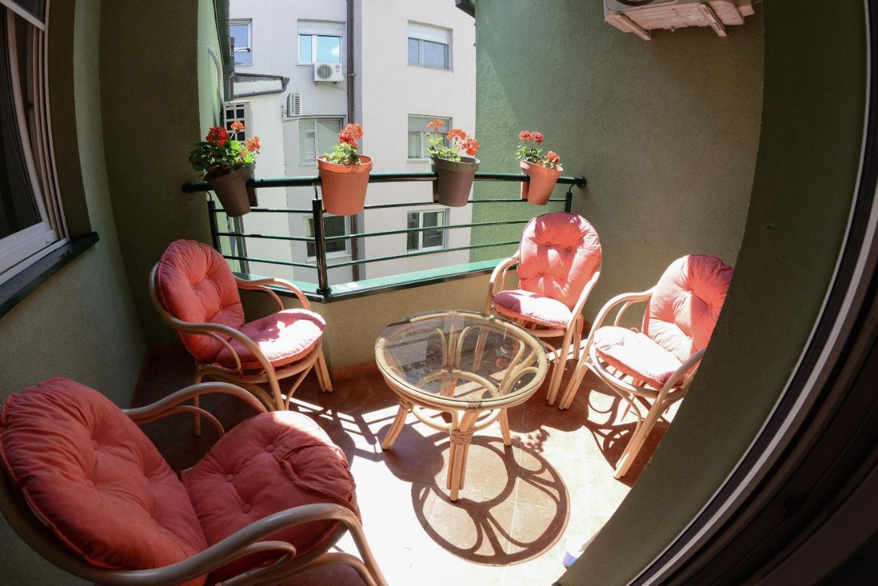 Apartment Dobraya Blue Novi Sad Buitenkant foto